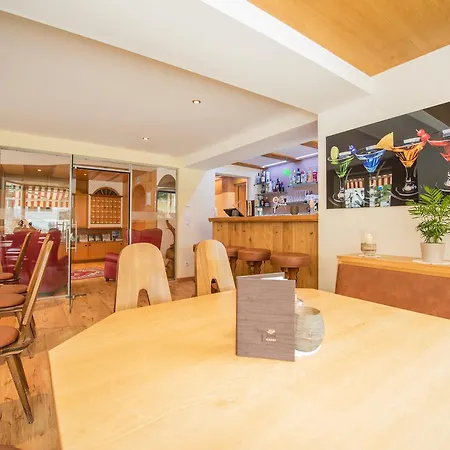 Alpin Garni Kleine Post Hotel 3*